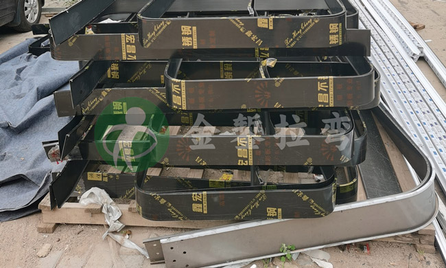 表面平整與無折痕保障：呼市特種型材拉彎技術確保復雜弧度型材加工后的高品質外觀與結構完整性